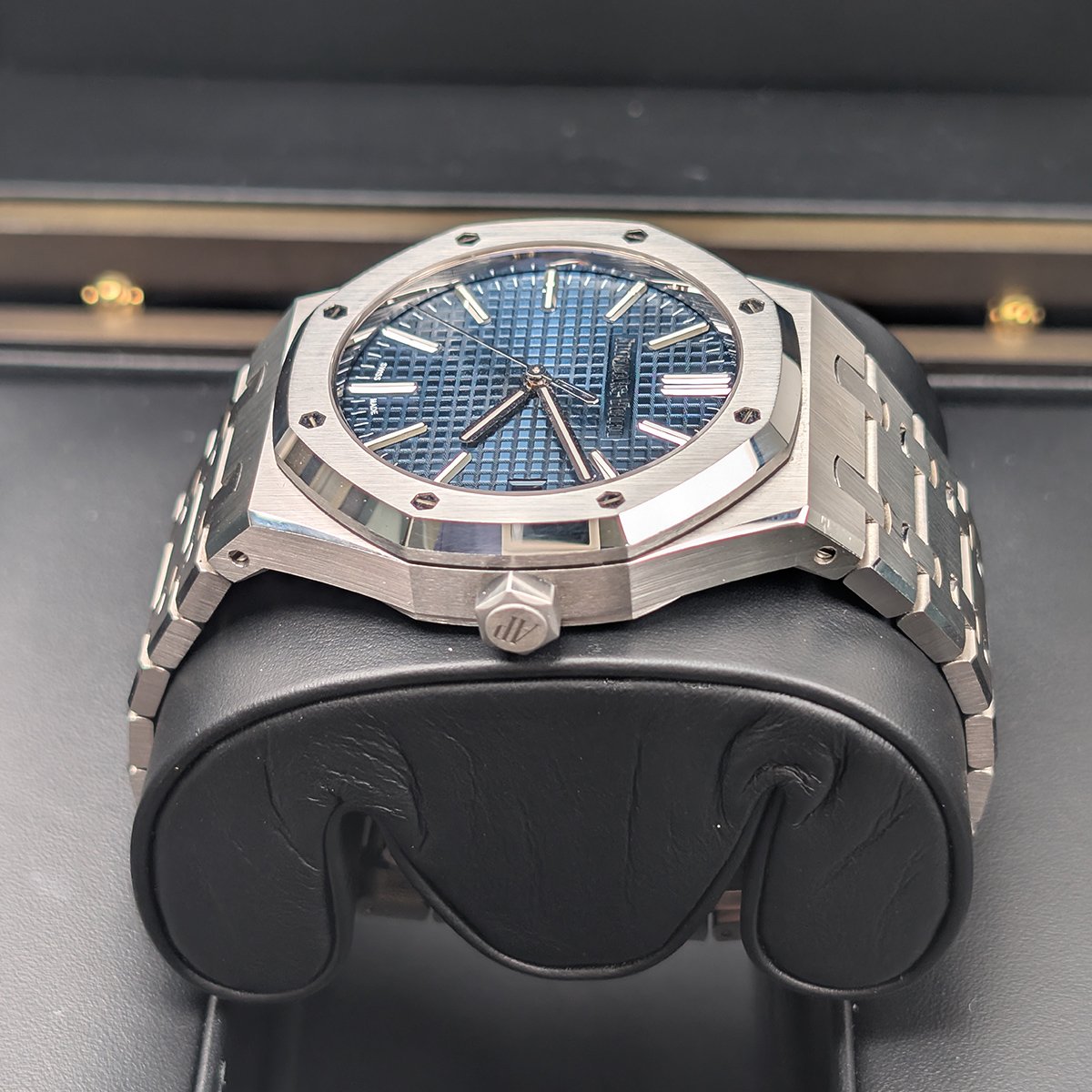 Audemars Piguet 15510ST.OO.1320ST.06 Royal Oak Blue Dial Stainless Steel Bracelet - Image 3