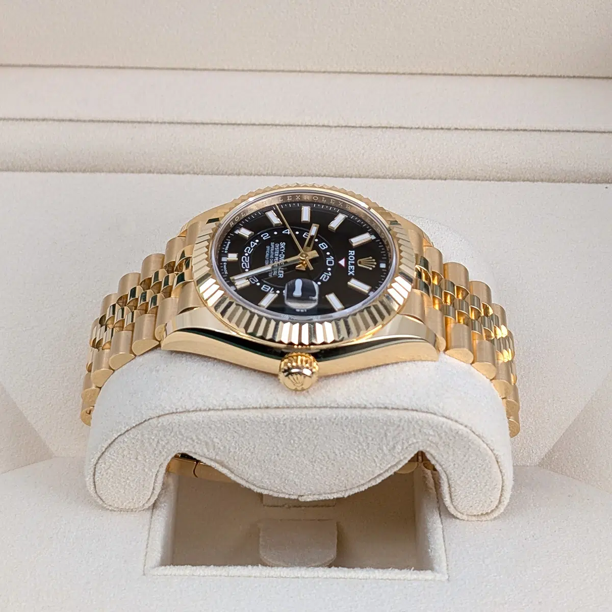 Rolex Sky-Dweller 336938-0005 Black Dial Jubilee Bracelet - Image 3